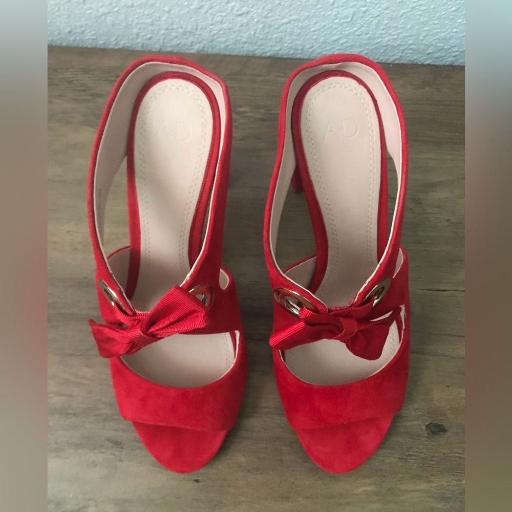 AD & Daughters Red Suede Bow Block Heel Sandals 7.5 - Picture 3 of 6